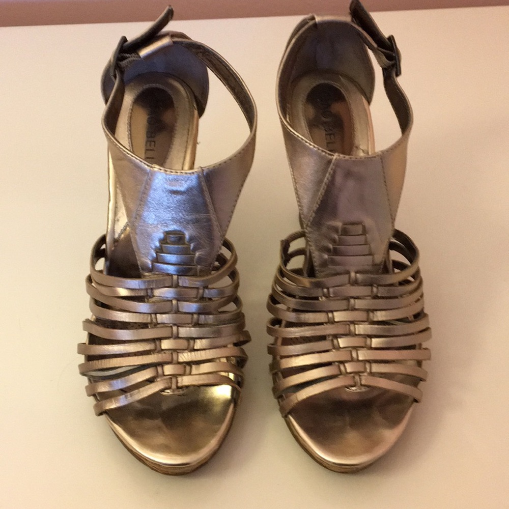 Gold Wedges